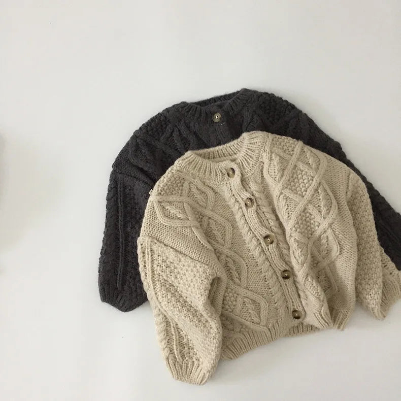 Kinderkleidung Einreihiger Mädchenpullover Kurzer Stil Jungen Strickjacken Strickpullover 1-7 Jahre