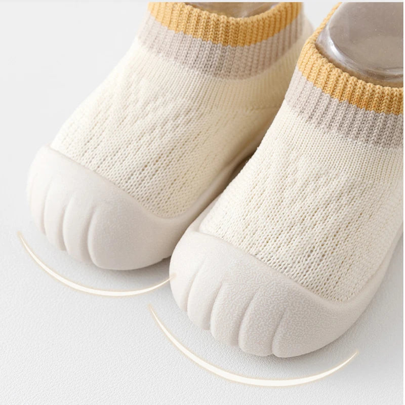 Baby-Bodenschuhe 0–3 Jahre – Rutschfeste Socken mit weicher Sohle für Säuglinge und Kleinkinder (Herbst/Winter)