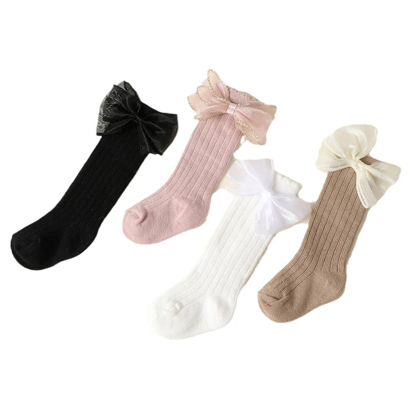 4 Paar/Pack Herbstsocken für Babys und Mädchen – einfarbige Socken mit Schleife und Mittelrohr (0–2 Jahre)