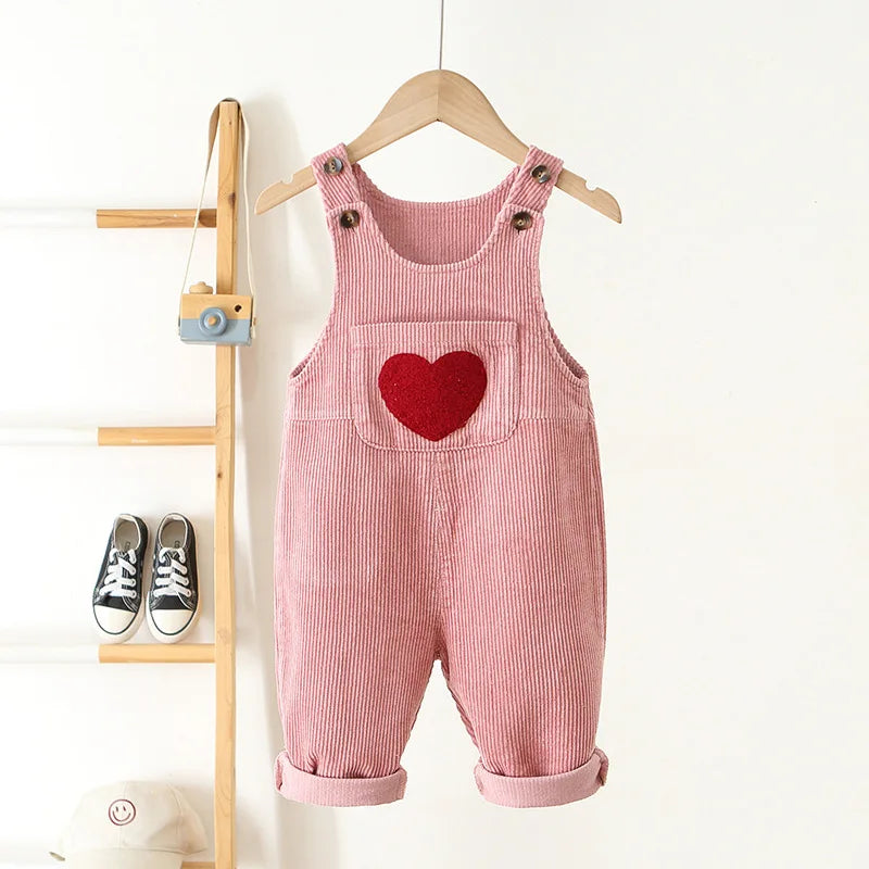 1-4Y Frühling Kinder Baby Kleidung Herz Stickerei Baby Jungen Mädchen Bib Hosen Solide Overalls Cord Casual Strumpf Outwear