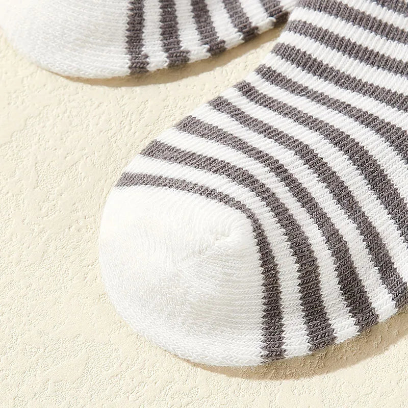 6 Paar MILANCEL Herbst-Babysocken – Süßes Streifen- und Sternendesign (6 Farben)