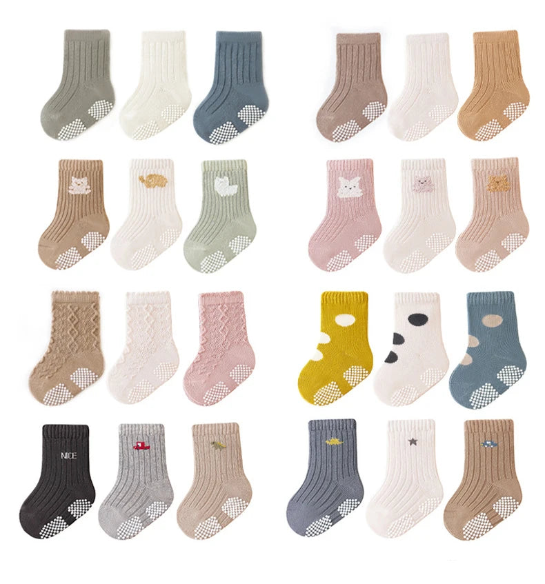 Lot de 3 paires de chaussettes antidérapantes pour bébé quatre saisons – Jolies chaussettes de sol en coton de couleur unie (0-8 ans)