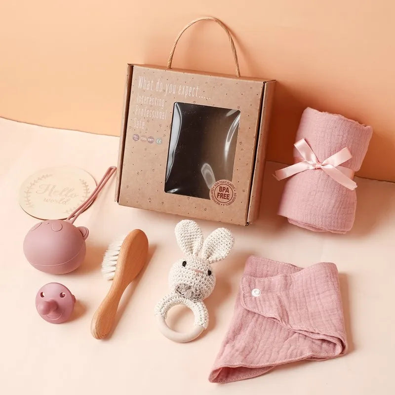 Coffret cadeau bébé 7 pièces : jouets de bain, serviette, couverture, hochet et accessoires pour les étapes importantes