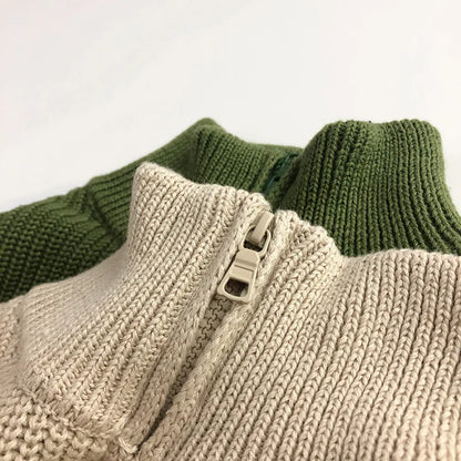 Herbstlicher Kinderpullover mit Stehkragen und Streifen – Pullover für Jungen und Strickjacke mit halbem Reißverschluss für Mädchen