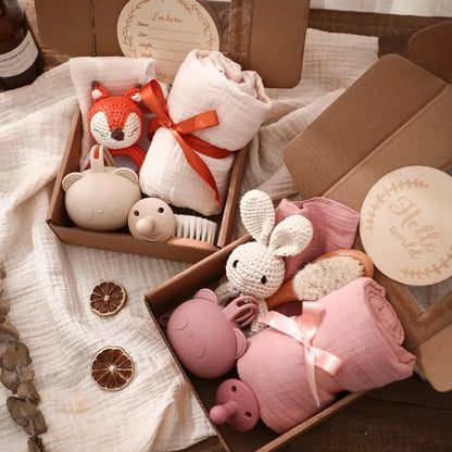 7PCS Baby Gift Set – Bath Toys, Towel, Blanket, Rattle & Milestone Accessories