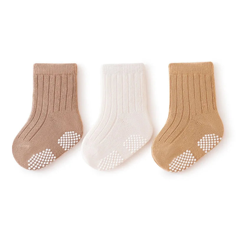 Lot de 3 paires de chaussettes antidérapantes pour bébé quatre saisons – Jolies chaussettes de sol en coton de couleur unie (0-8 ans)