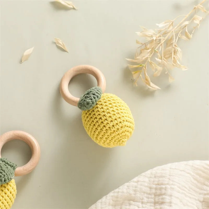 Hochet et anneau de dentition au citron - Cadeau réconfortant et nouveau-né en forme de fruit au crochet