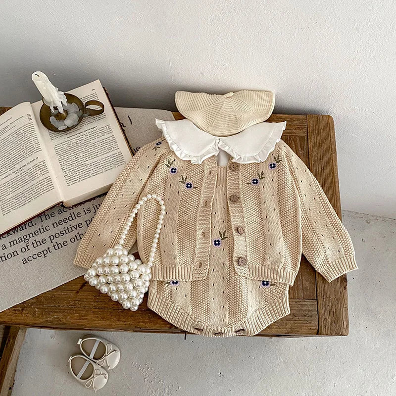 Ensemble de vêtements pour bébé fille avec broderie florale, pull en tricot beige et body