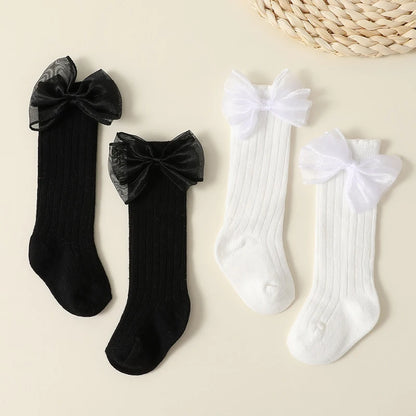 4 Paar/Pack Herbstsocken für Babys und Mädchen – einfarbige Socken mit Schleife und Mittelrohr (0–2 Jahre)